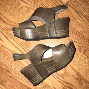 V Cut Grey Antelope Wedges